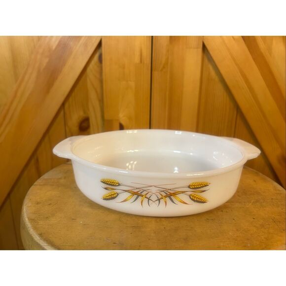Anchor Hocking Fire King Golden Wheat Casserole Dish 450 Oven Ware White (5734) - Picture 1 of 7
